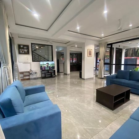 West Valley Villa , Casa Raywood ロナバラ エクステリア 写真