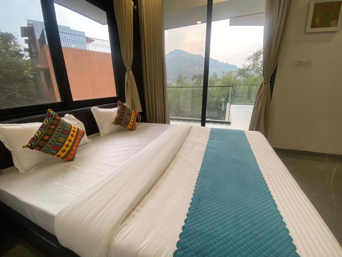 West Valley Villa , Casa Raywood ロナバラ エクステリア 写真